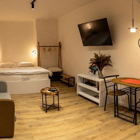 Blloku Studio Apartament Тирана Екстер'єр фото
