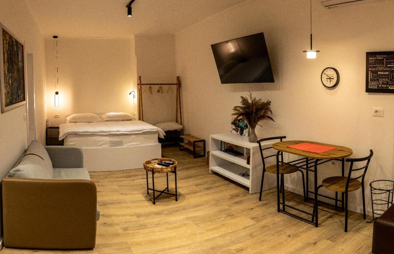 Blloku Studio Apartament Тирана Екстер'єр фото