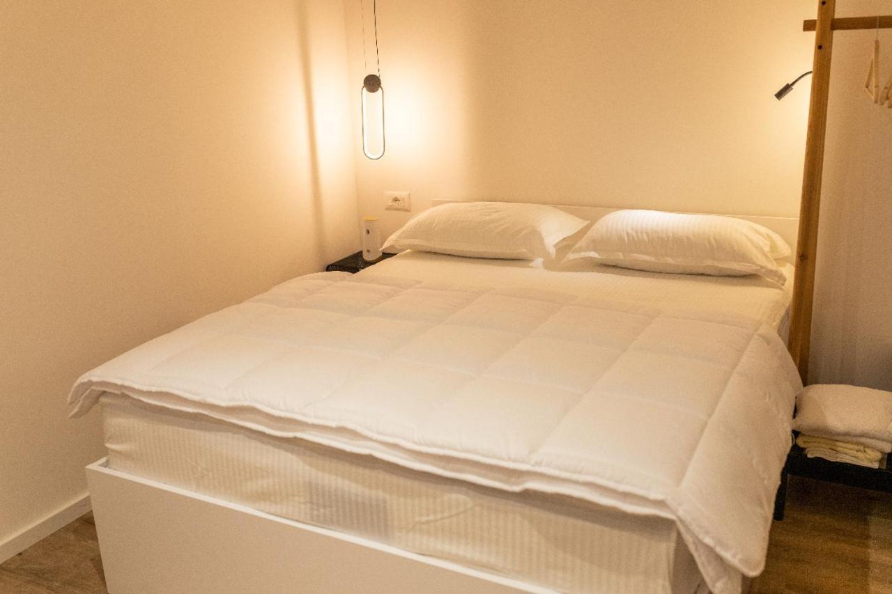 Blloku Studio Apartament Тирана Екстер'єр фото